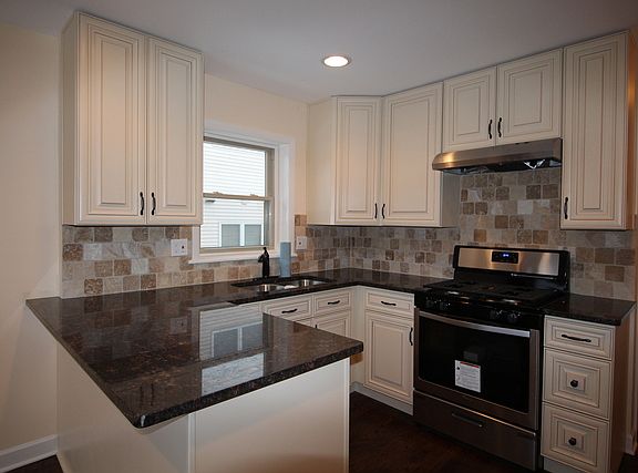 4th image of 373 E Yorkfield Ave