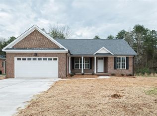 560 Little Creek Dr, Graham, NC 27253