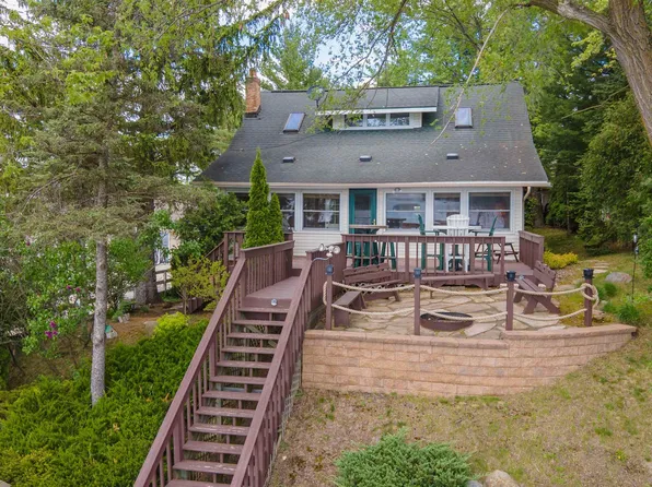W7055 Silvercryst Rd, Wautoma, WI 54982
