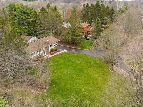 3rd image of 2526 Rush Mendon Rd