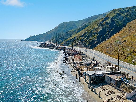 2nd image of 19144 Pacific Coast Hwy
