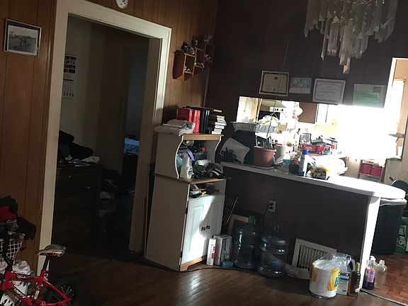 3rd image of 533 Freeland Ave