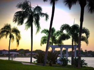 1505 Eden Isle Blvd NE APT 76, St Petersburg, FL 33704