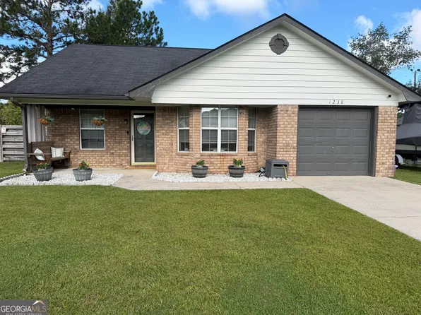 1238 Dharahn Dr, Hinesville, GA 31313