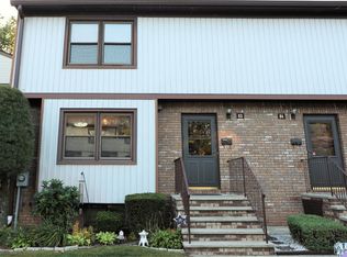 83 Highview Dr, Woodbridge, NJ
