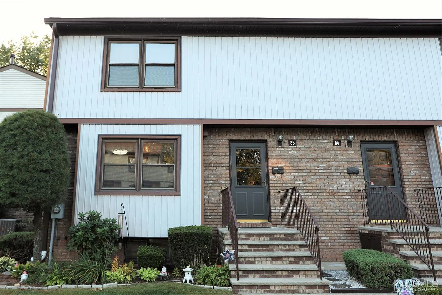 83 Highview Dr photo 1