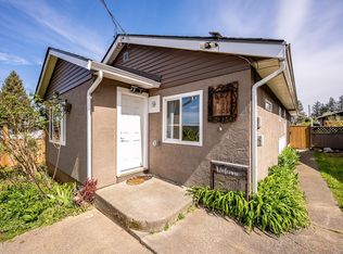 961 Greenwood St, Campbell River, BC V9W 3C2