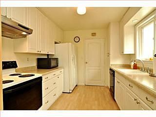 5th image of 1598 Dennis Ave