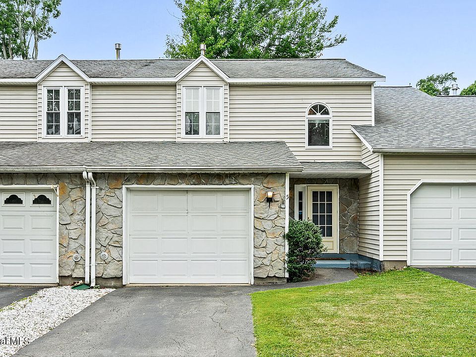 1st image of 5 Woodside Drive