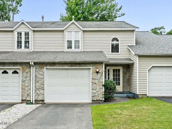 5 Woodside Drive, Albany, NY 12208