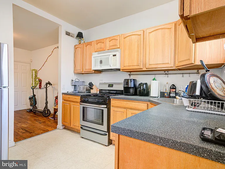 1742 N Bouvier St — Photo 5