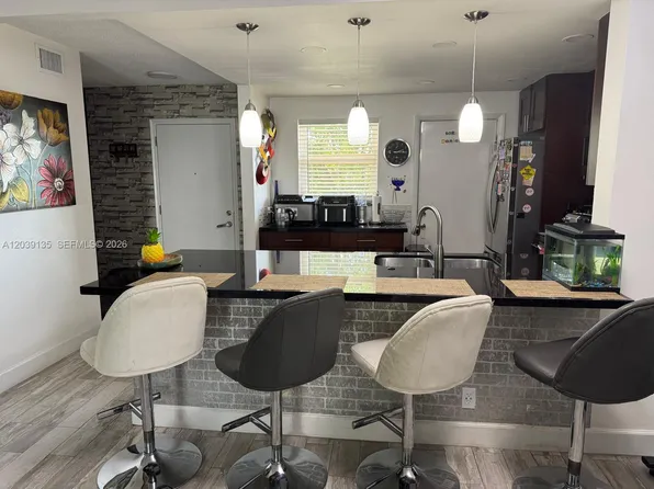 900 NE 12th Ave APT 302, Hallandale, FL 33009