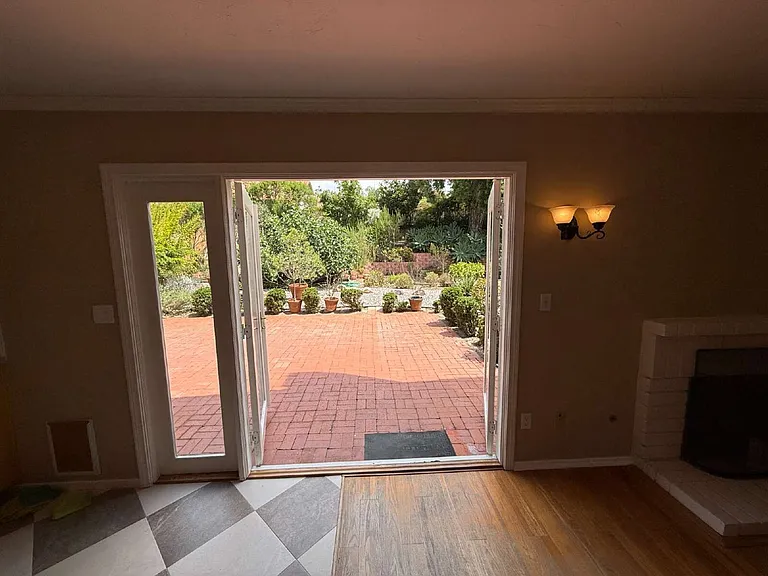 2604 Jacaranda Ave — Photo 25