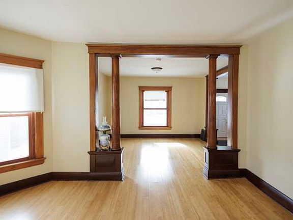 5th image of 851 E Bourbonnais St