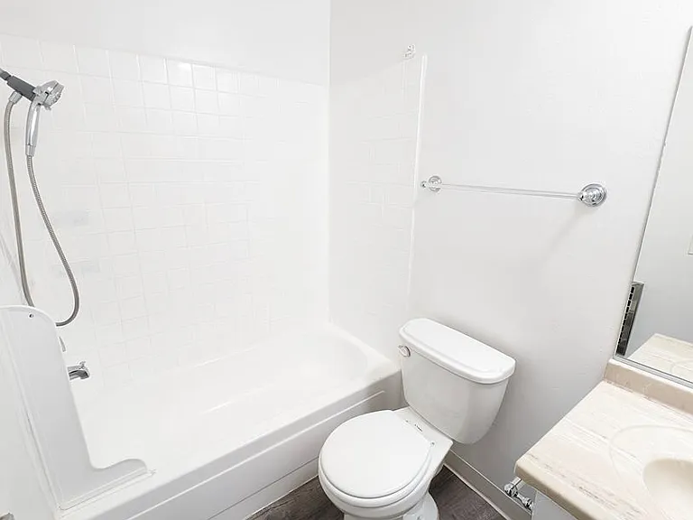 Klump Terrace Apartments — Photo 15