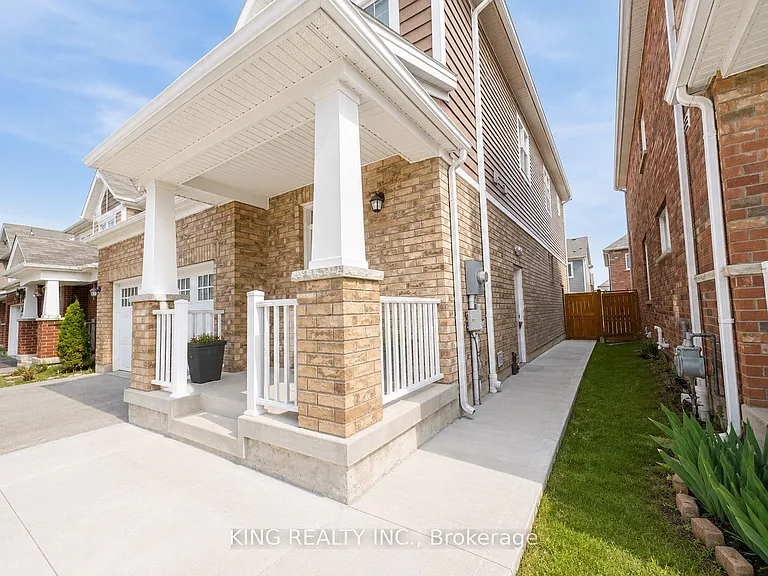 349 Grovehill Cres #LOWER — Photo 1