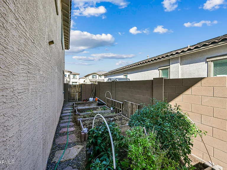 14049 W Desert Hollow Dr — Photo 46
