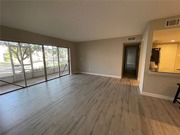 5th image of 4545 Lakeway Dr #3803
