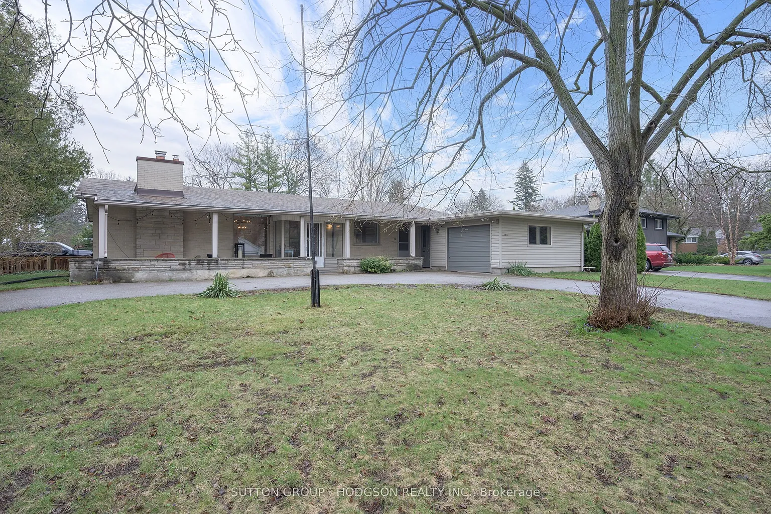 396 Averill Gate photo 1