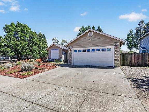 2nd image of 1717 Alexis Way