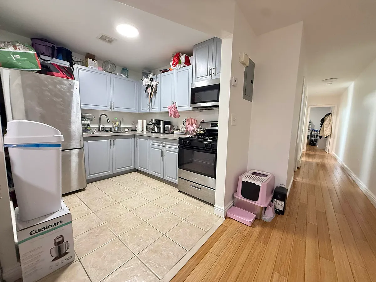 Building Photo - 32 Eldert St #Penthouse 3