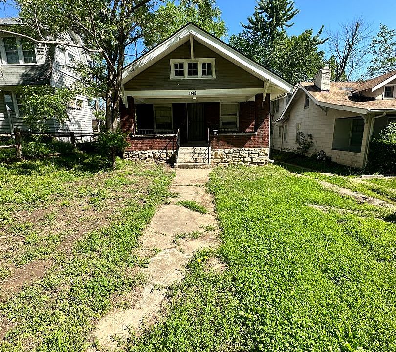 1st image of 1418 E 65th St