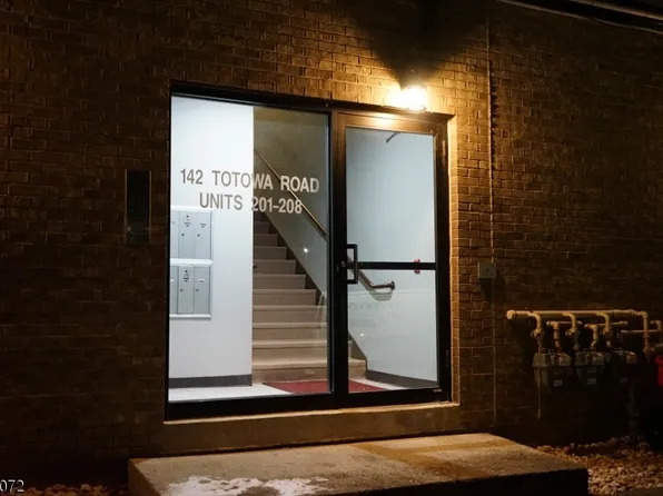 142 Totowa Rd #201, Totowa Boro, NJ 07512