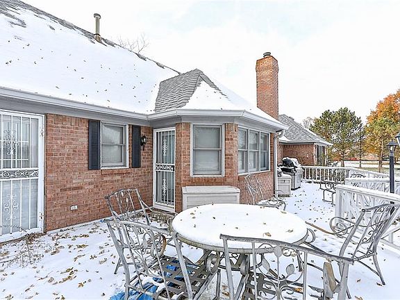 5th image of 1145 Foxford Dr