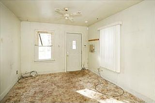 4th image of 184 Yale St
