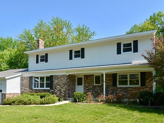 3rd image of 39 Appletree Ln