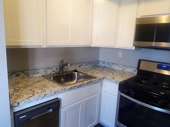 5th image of 4411 Falls Bridge Dr Unit A