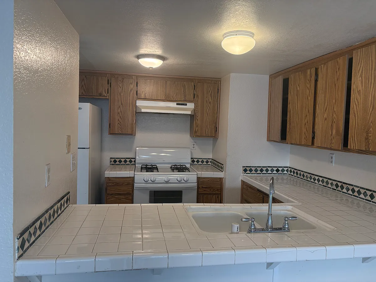 Building Photo - 615 E Colorado Blvd #B