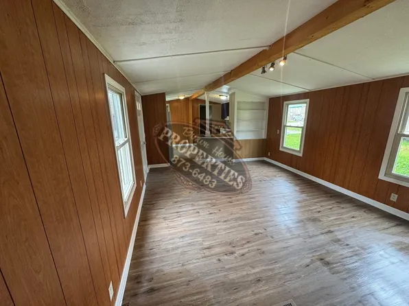 Oak Hill Mobile Home Park, 236 Oak St Lot 2, Oakland, ME 04963