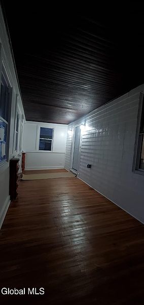 4th image of 33 Glenwood Road