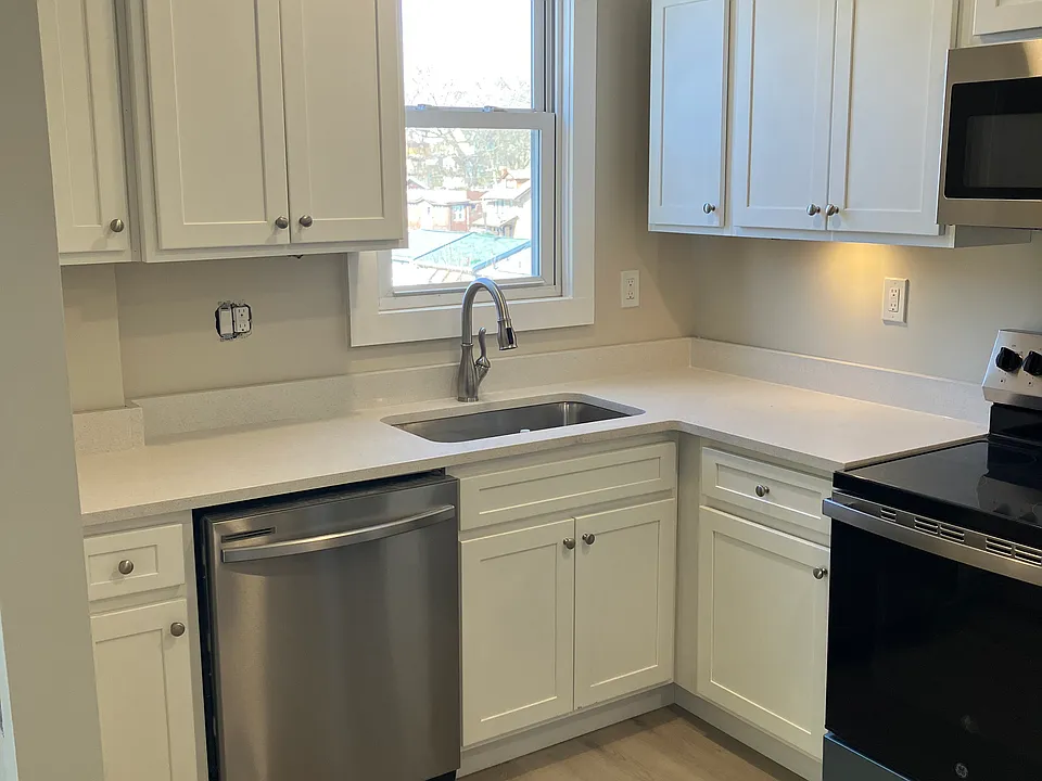1140 Illinois Ave #4