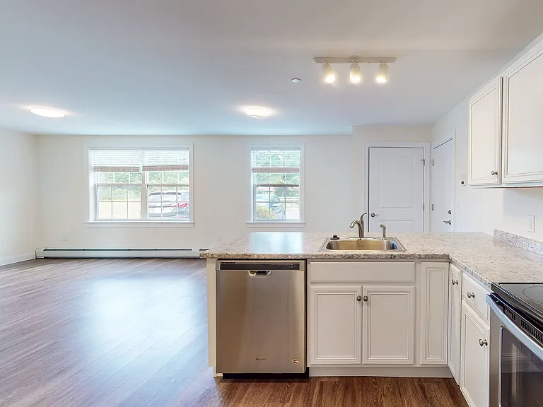 Autumn Woods Apartments — Photo 38