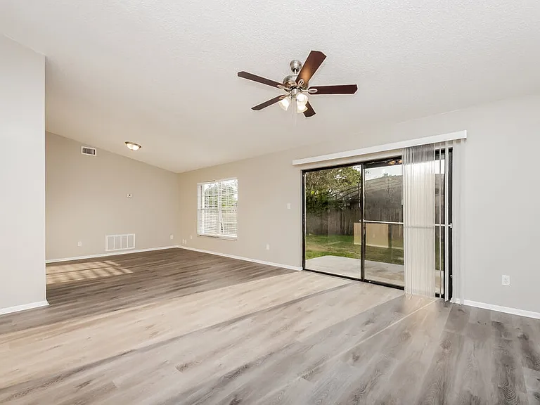 12020 Sula St — Photo 7