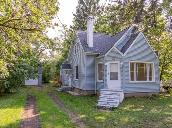 2591 Meadow Ln, Eden, NY 14057