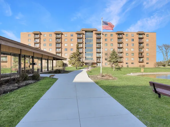 1717 W Crystal Ln Unit 408, Mount Prospect, IL 60056