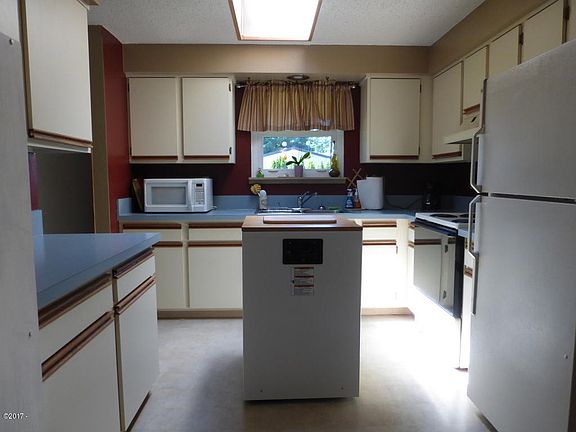 4th image of 1025 S Crestline Dr