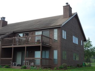 399 Holbrook Bay Cmns APT 25, Newport Center, VT 05857