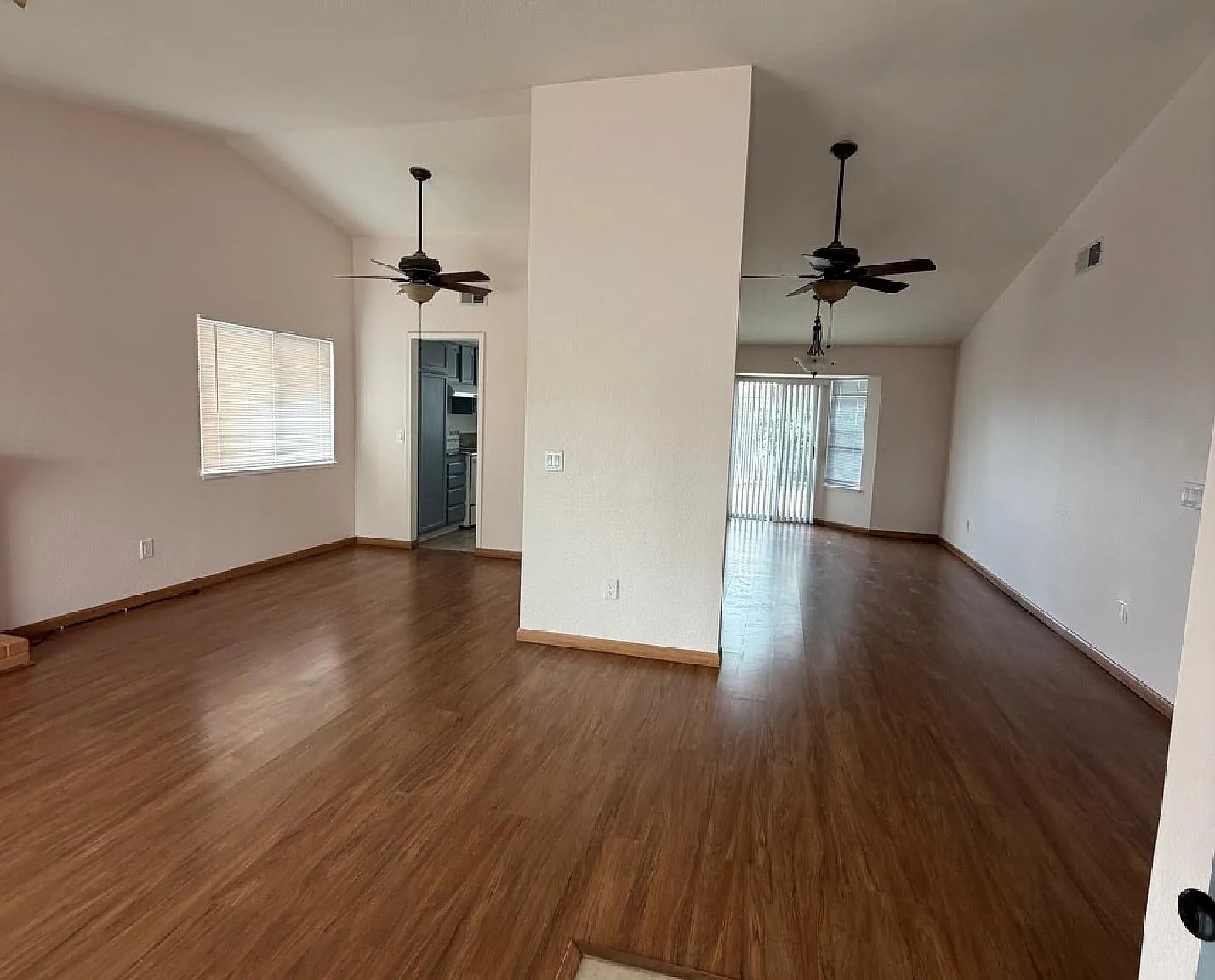 3 bed, 1578 sqft, $2,550 — Photo 3