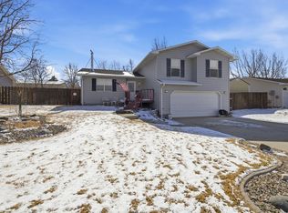 1026 River View Dr, Cody, WY 82414