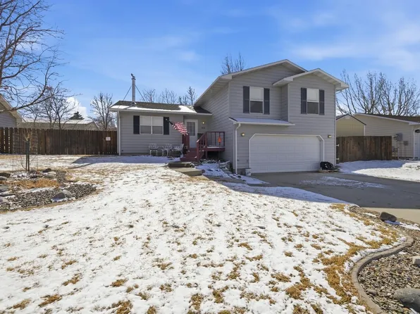 1026 River View Dr, Cody, WY 82414