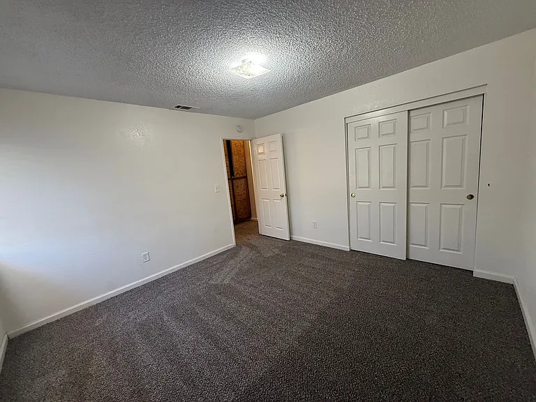 20318 Thunderbird Rd — Photo 40