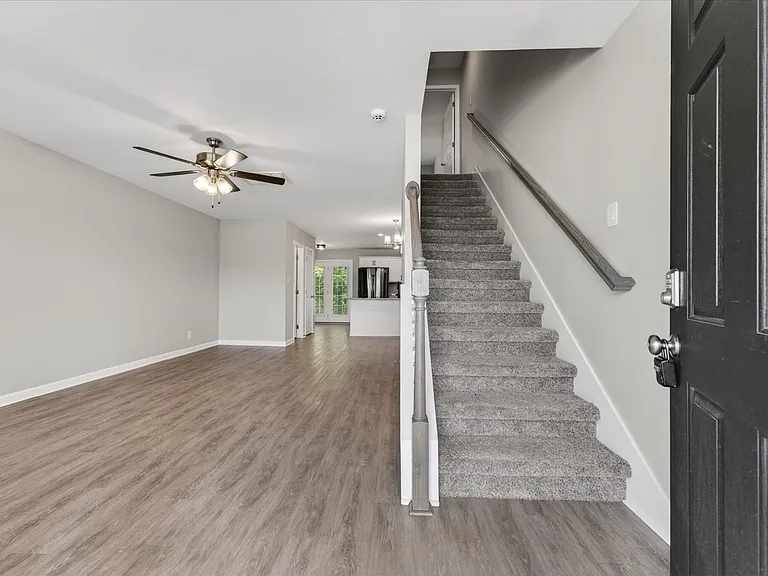 645 Stowe Ct #L — Photo 5
