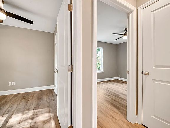 3rd image of 371 Kellys Ferry Pl