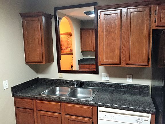 4th image of 1306 Laurie Ln