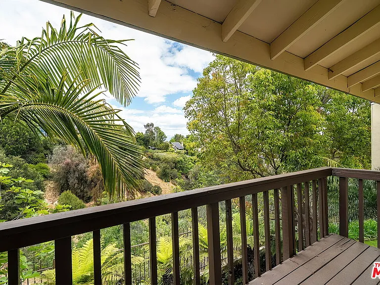 2528 Angelo Dr — Photo 19