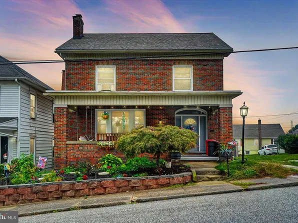 56 W Lancaster St, Red Lion, PA 17356